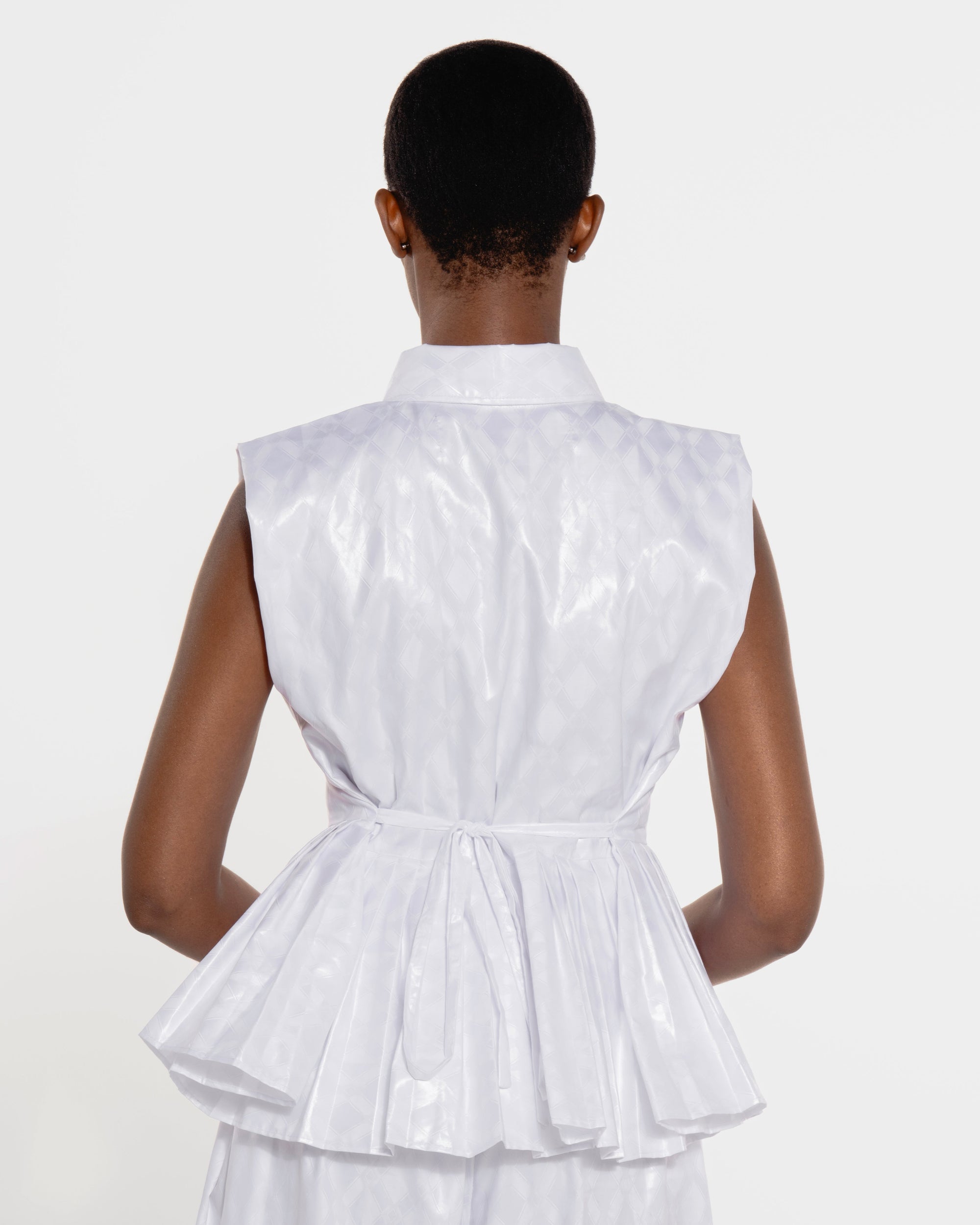 MADAME ELÀTELI SHIRT